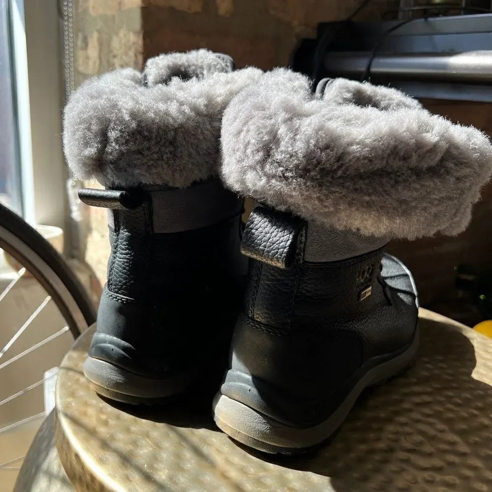 Ugg | Women's Adirondack Round Toe Leather & Suede Waterproof Booties | Size: 6